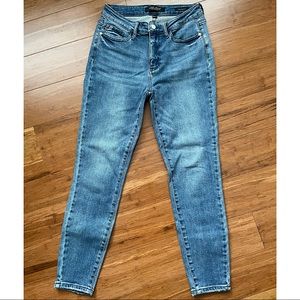 JUDY BLUE Relaxed fit jeans- Size 5 / 27